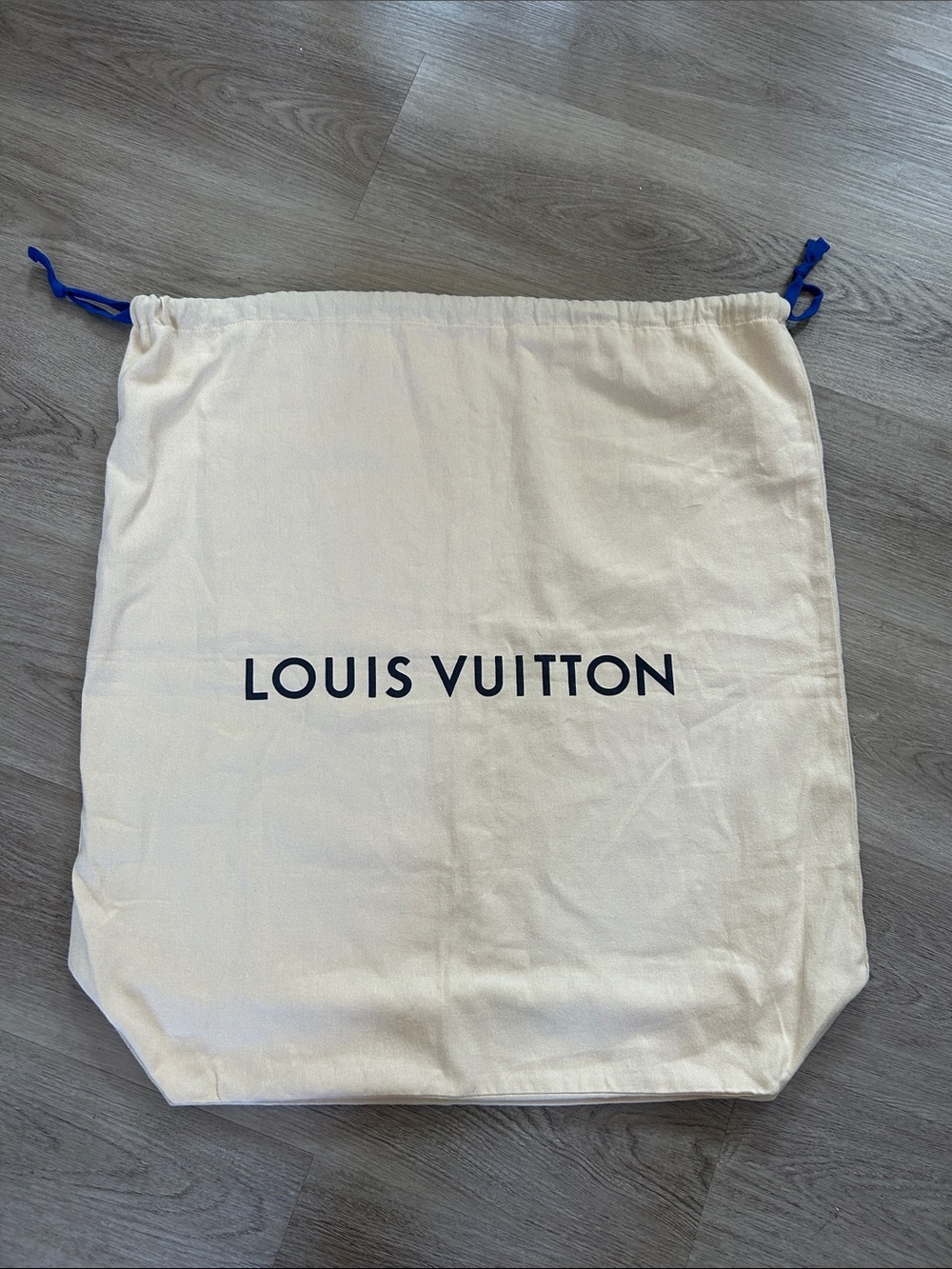 XL Louis Vuitton drawstring dustbag cream/black 24x26in